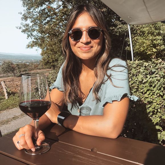 Meet your Posher, Camille - Picture 1 of 1